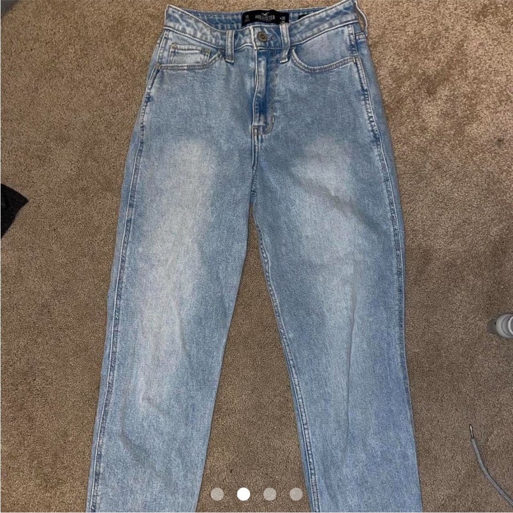 Hollister Co. ultra high rise mom jeans!!!